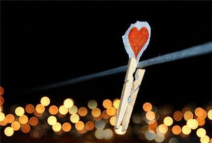 朋友圈说晚安的经典说说，简短精致，别睡太晚，梦会很短！