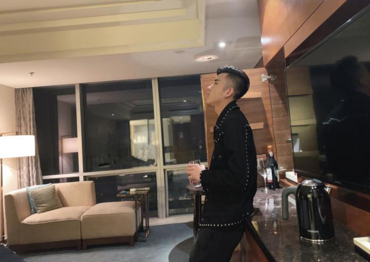 把妹实战-“红色感叹号过后，我闯了她的红灯！”