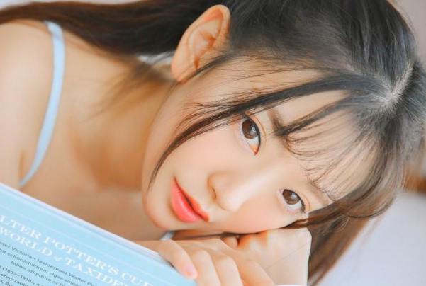 和刚认识的女生怎么聊天才能增加好感？