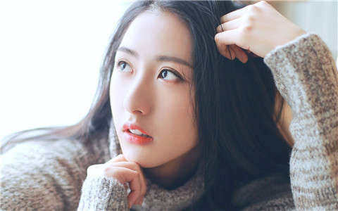 极少发朋友圈的女生怎么追？如何开启话题？