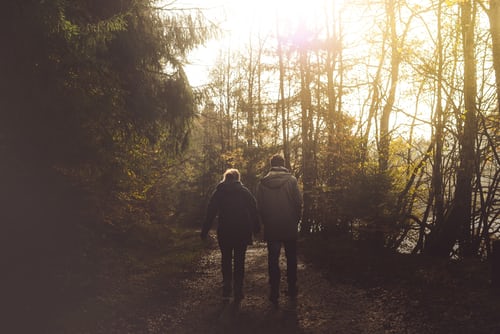 给男生制造惊喜的方法