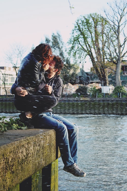 男生主动分手后的心理