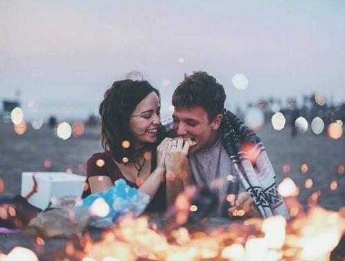 深夜想念女朋友的说说，撩人心弦，用情话代替晚安！