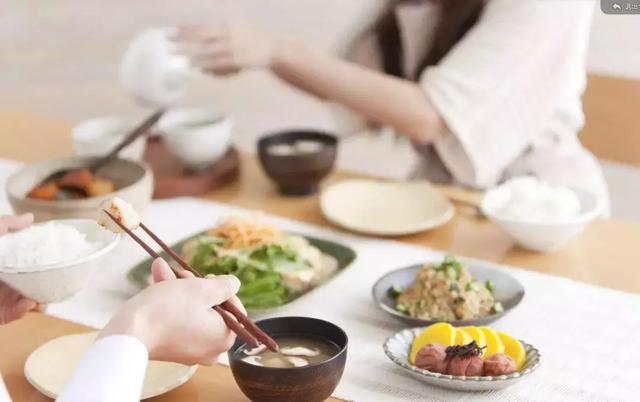 第一次约会吃什么才能俘获小姐姐的心？