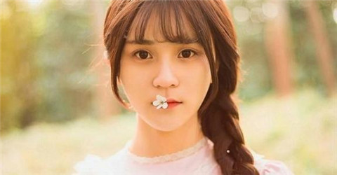 和女生微信聊天对方话很少，该怎么办？