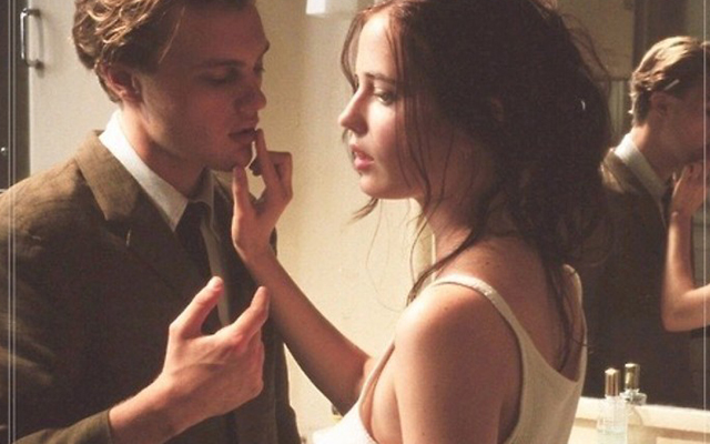 如何挑逗女人的心，先从嘴开始