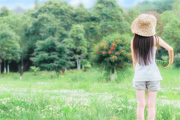 和女孩子聊什么话题