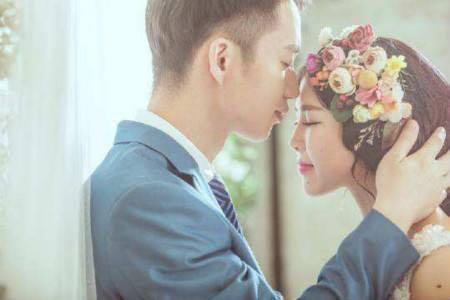 “无意识”，就是自己都没有意识到对你有好感。2