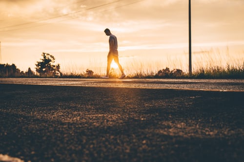 男生喜欢你的细微动作