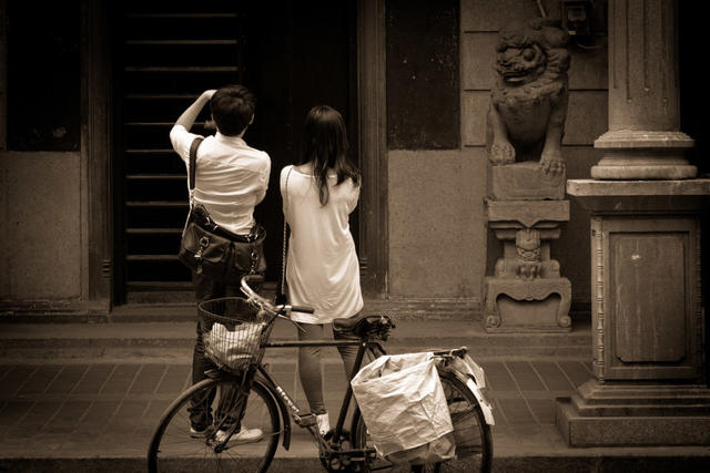 我们结束了长达快七年的爱情长跑。   