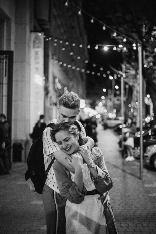 有好感但不主动的男生