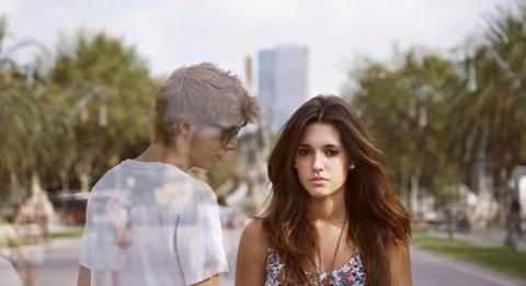 没有真实感，信念坍塌