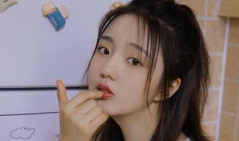 女生看电视幽默的回复，不要傻傻回好的第1张