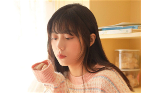 和女生微信聊天对方话很少，该怎么办？第2张