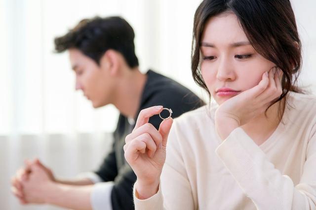 从心理学的角度出发，男性如何正确追求女性？这四个步骤教给你