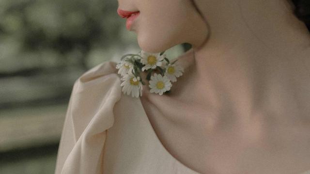 把女人感动到哭的情话句子，句句撩心，套路满满